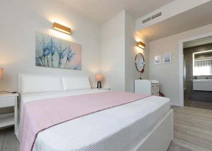 Apartment Alzina B By Interhome *